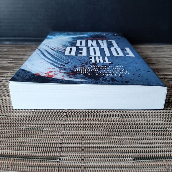 The Folded Land: A Relics Novel by Tim Lebbon Brand New - Picture 6 of 11
